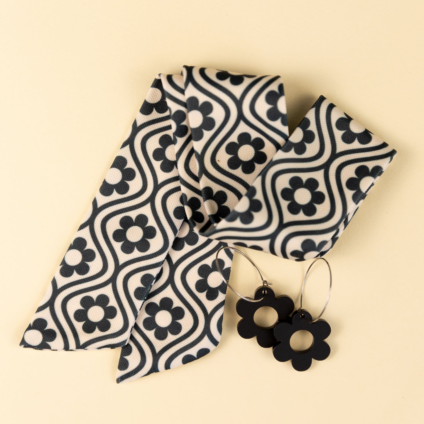 THE ULTIMATE HAIR SCARF SET in Black and White Retro Daisy/ Statement Hair Accessory + Earrings Gift Set