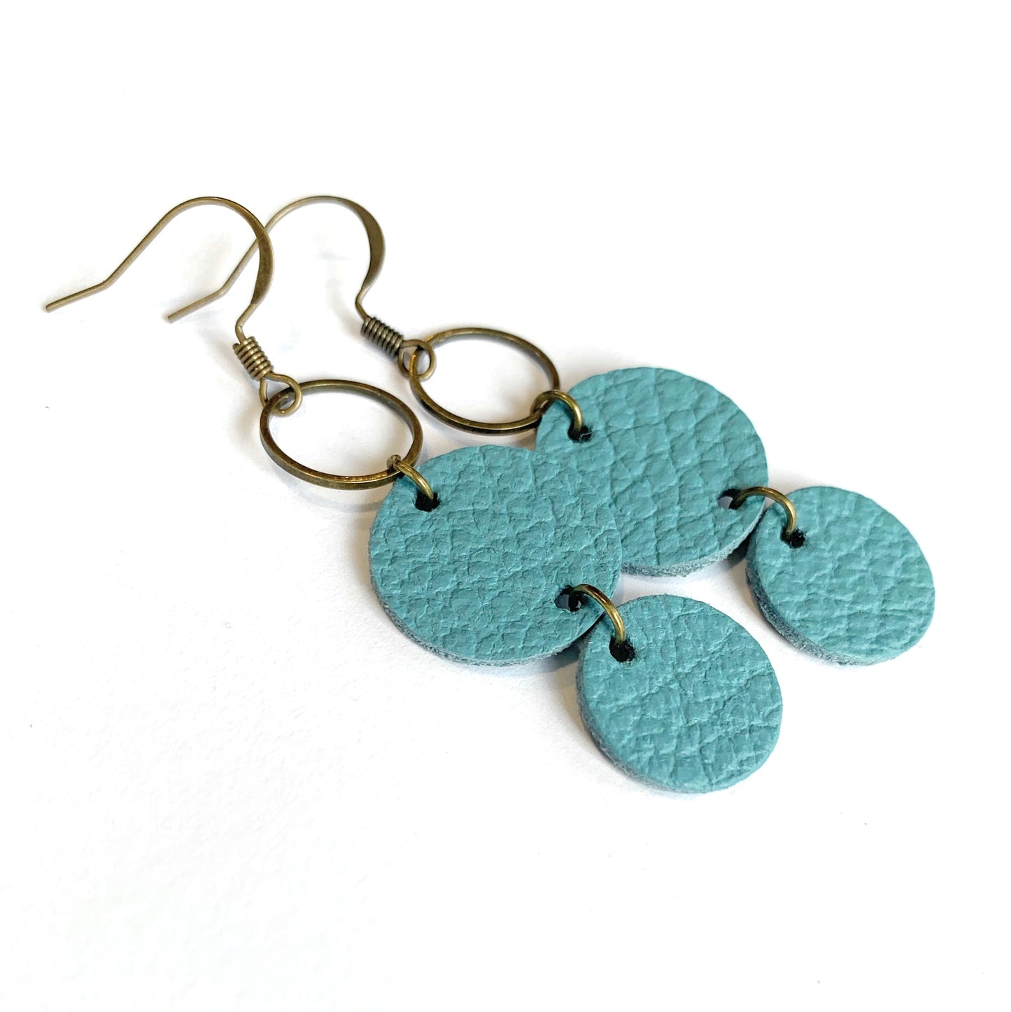 THE DOTTY DANGLE in Vintage Blue
