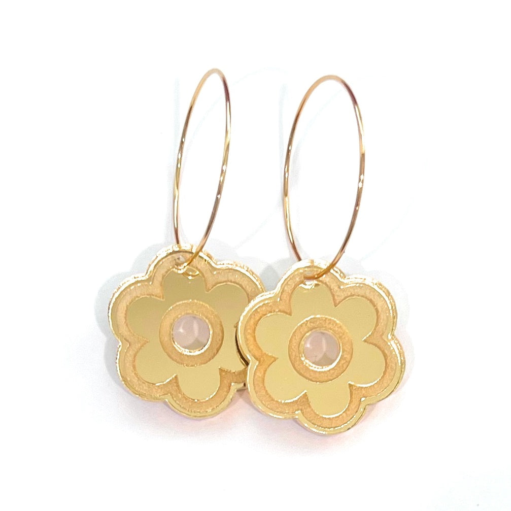 Retro inspired lightweight gold hoop statement earrings with mirror acrylic daisy 